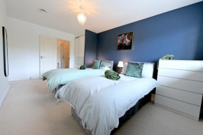 February Promotion- Flat Perfect For Contractors & Business with Free Parking!